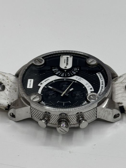 2 броя часовници Diesel