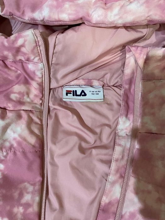 Продам куртку для девочек