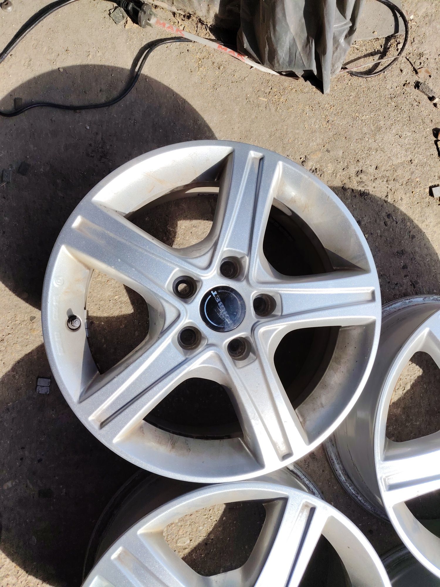 Jante 16 5x114.3 duster. Nissan Renault.