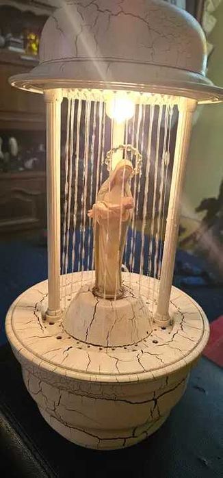 veioza fantana  statueta Maica Domnului cu Pruncul Iisus