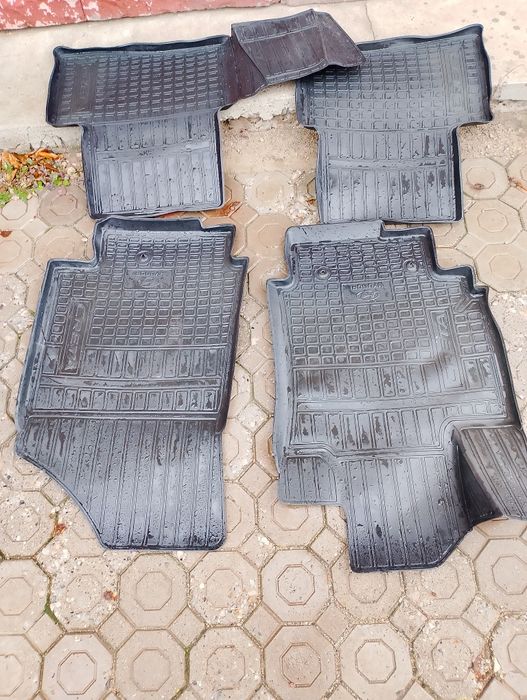 Продам полики хундай крета