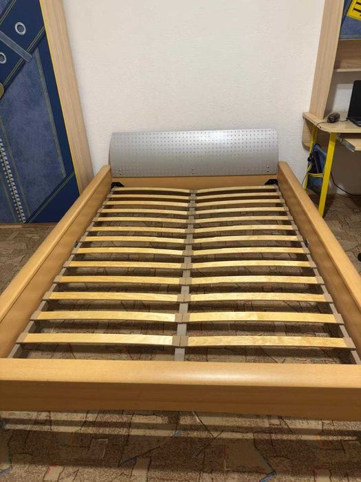 Кровать двуспальная