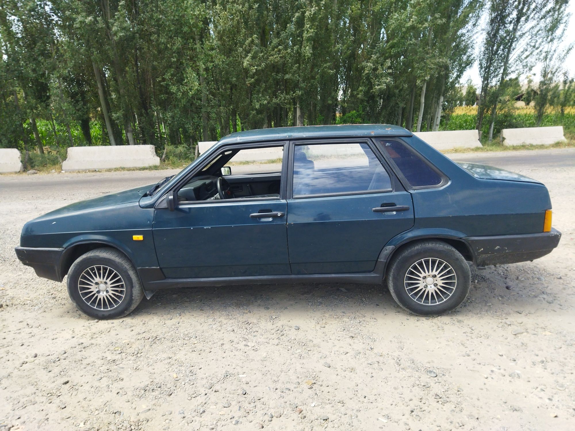 Lada 21099 sedan 1996
