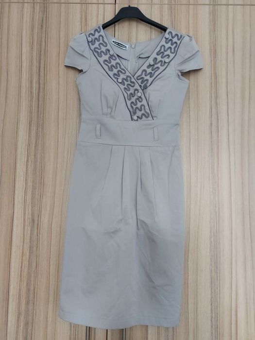 Елегантна  рокля