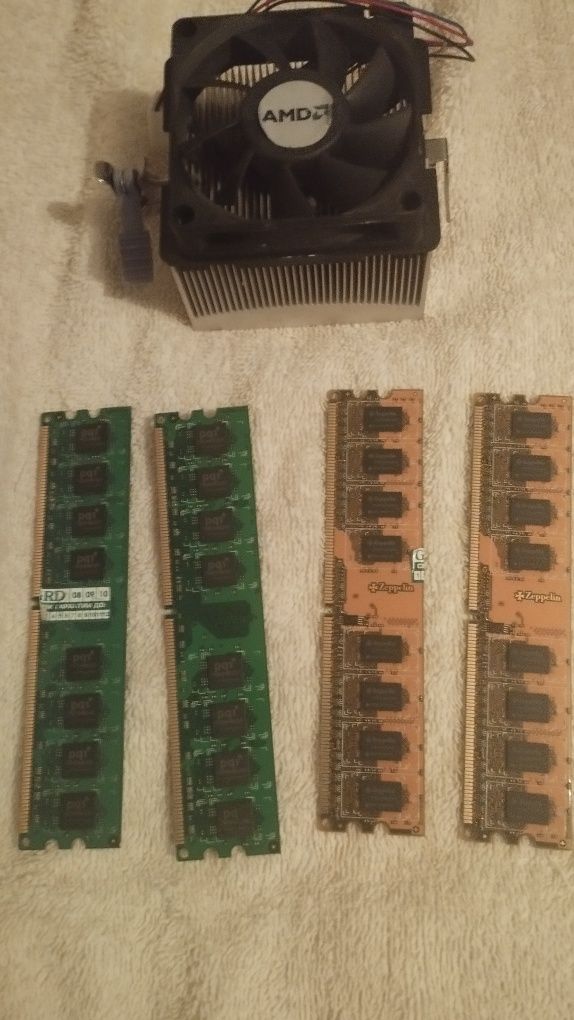 Куллер Оператив память DDR2 Все по 1500 Манитор клавиатура мышь 20000т