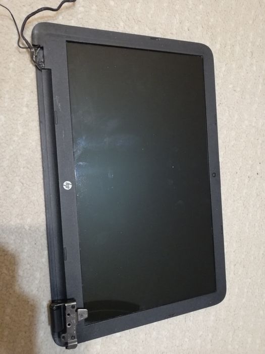 Baza laptop HP 250 G4 functionala se poate conecta la tv, monitor