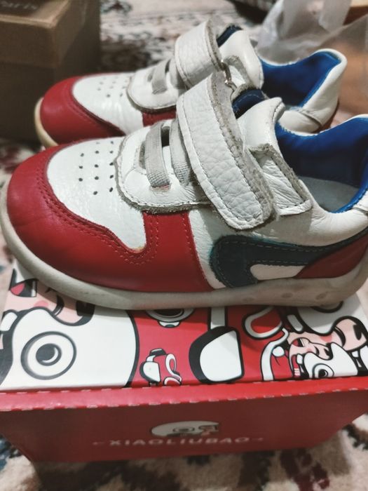 Продам детские кроссовки полностью из кожи