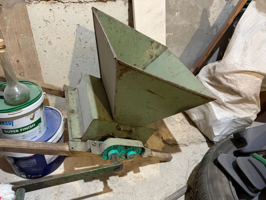 мелачка за грозде