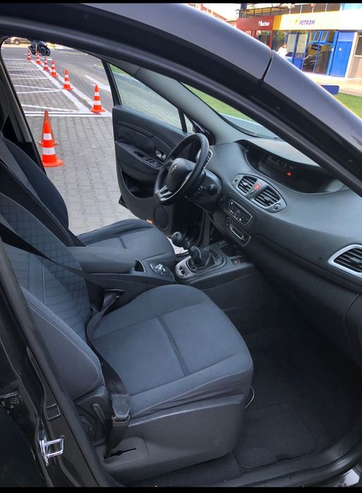 Vând renault scenic 1.5