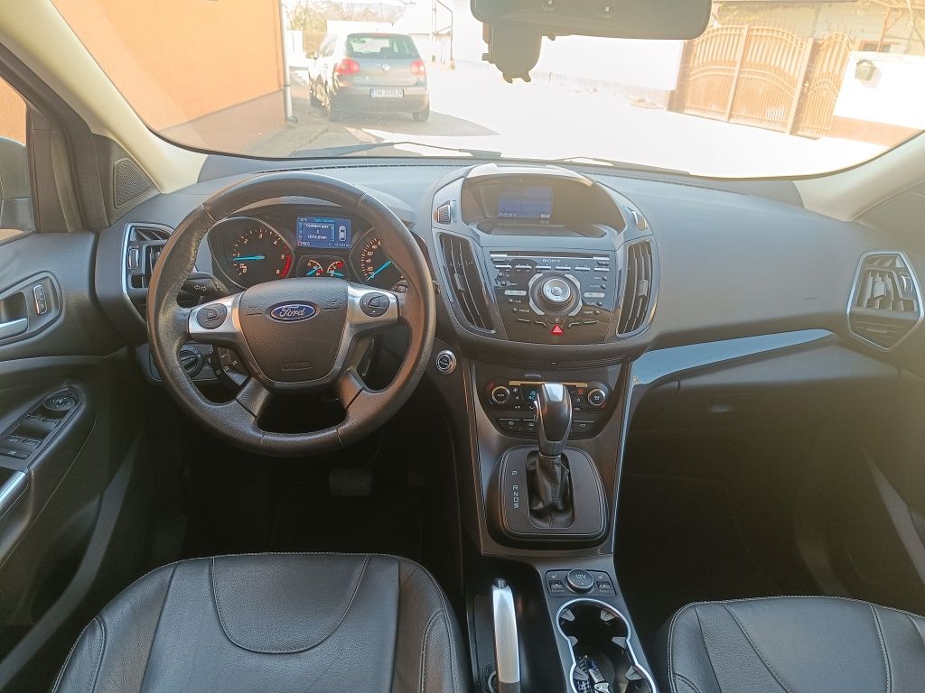 Vând Ford kuga 2.0 tdci (4×4) 140cp af 2013. Euro5