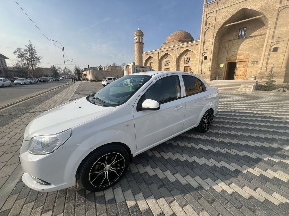 Продаю машину нексия 3 автомат выкуп обмен на спарк кобальт жентра?
