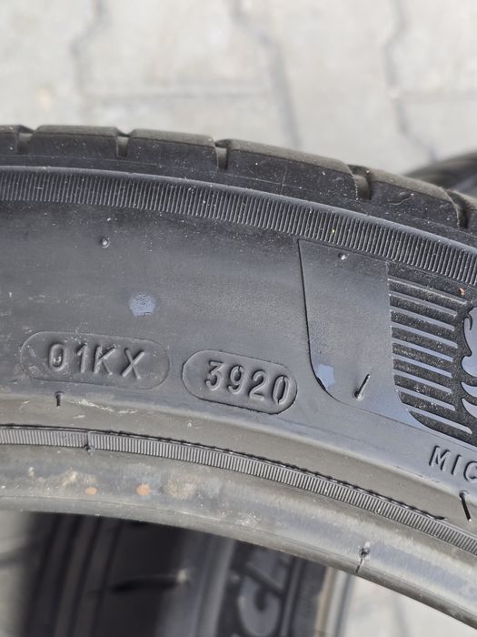 245 45 20  Michelin