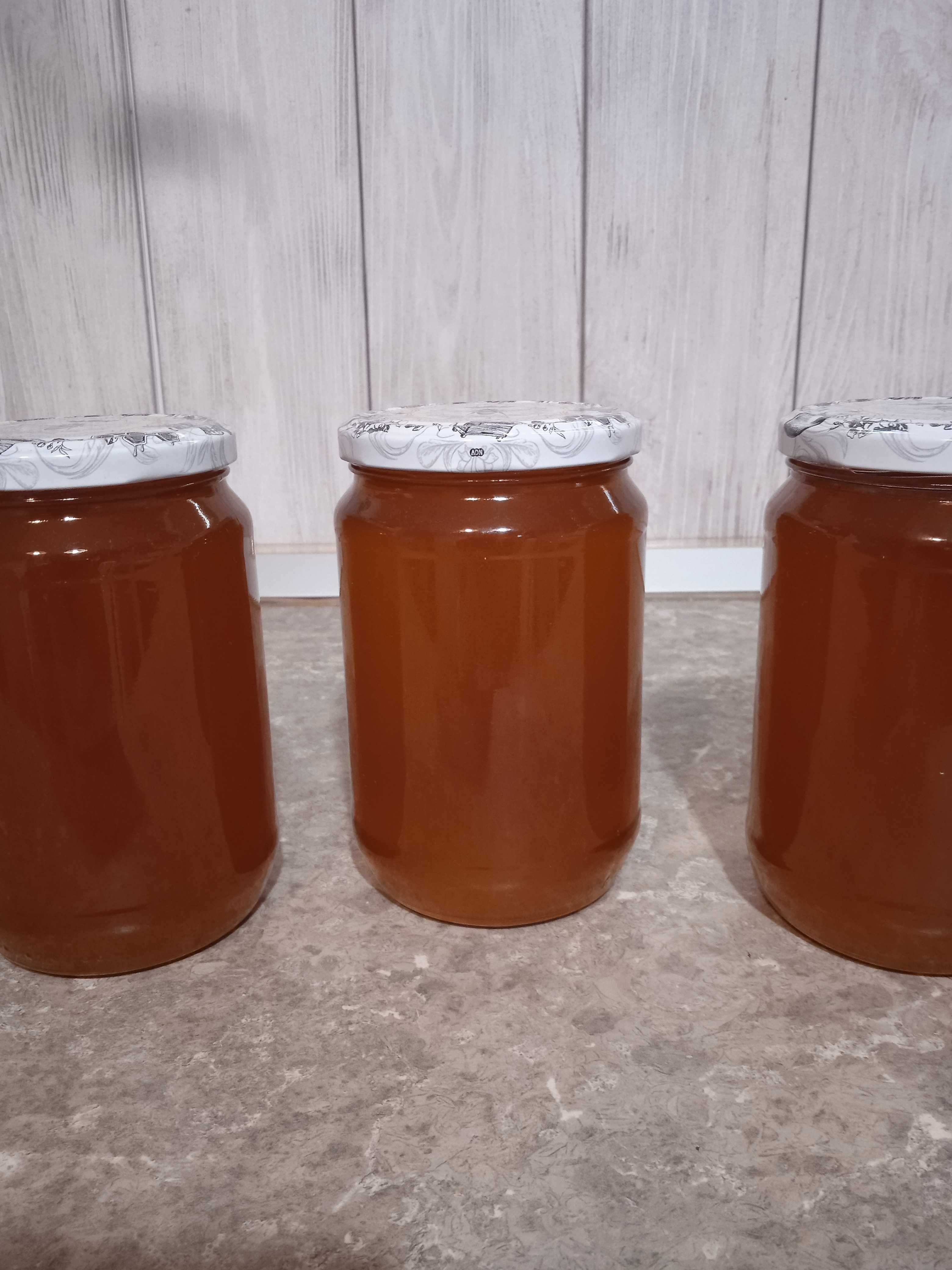 Продавам пчелен мед