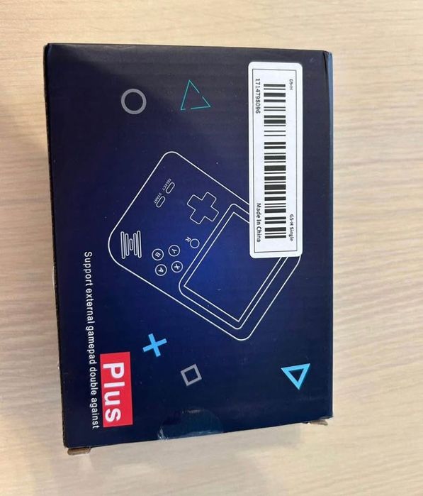 Consola portabila de jocuri