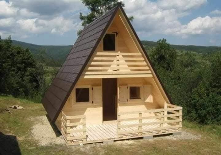 Vând casă modulare pe structură din lemn
