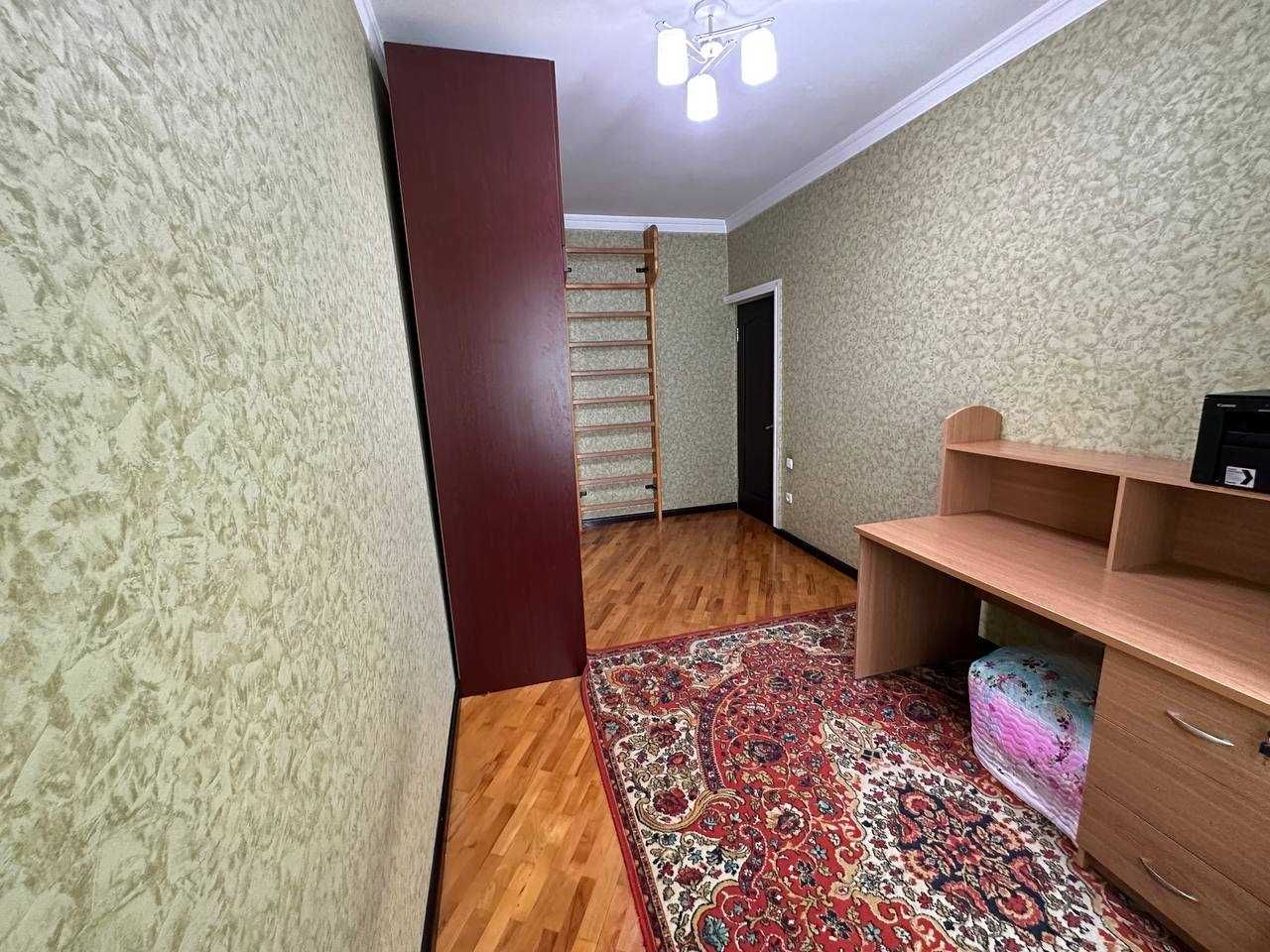 Прадаеться 4/3/5 Чор су ,85м2 спорткомплекс "ЖАР" 105 000у.е