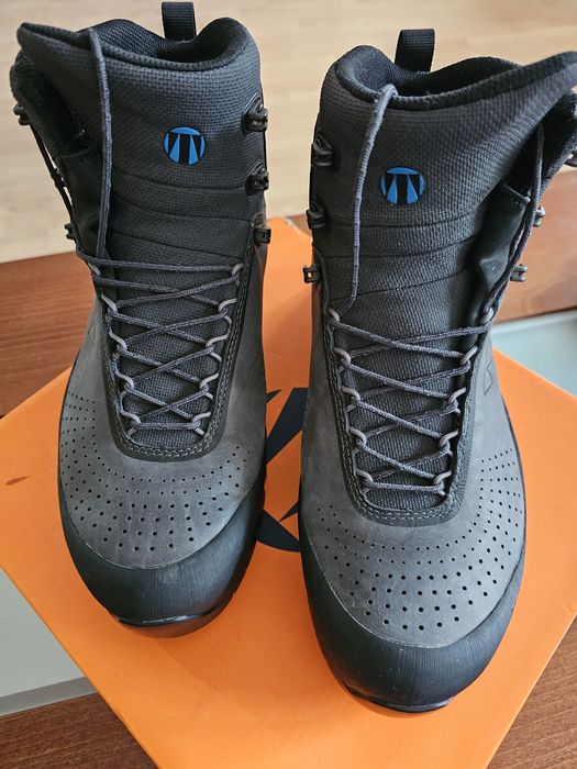 Зимни водоустойчиви обувки Техника