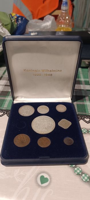 Продавам сребърни монети цялата колекция