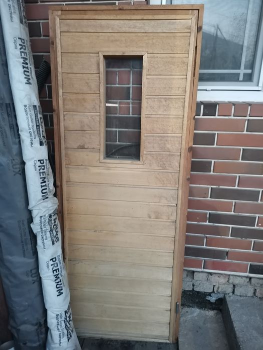 Продам дверь для бани или сарая