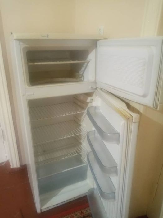 Холодильник сатылады