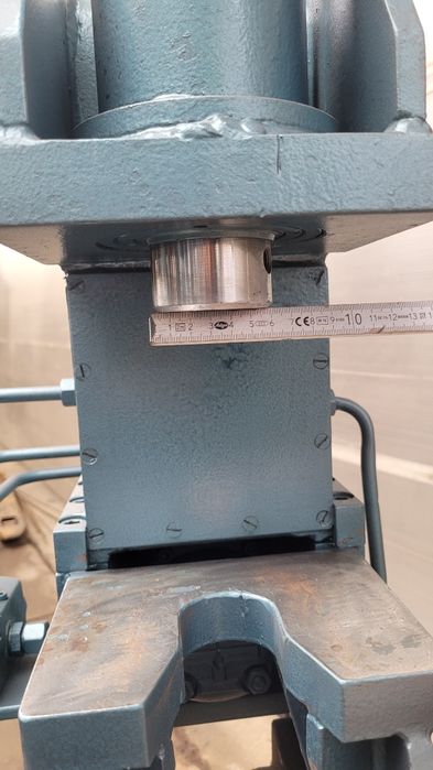 presa hidraulica rapida berbec cilindru stanta ciocan forja hidraulic