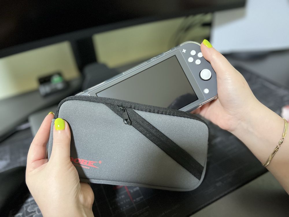 Срочно продаю Nintendo Switch Lite