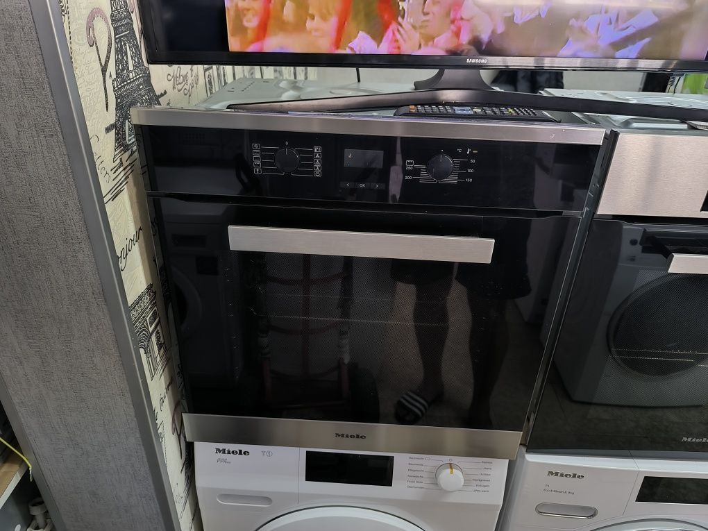Фурна Miele H2661-B 76литра.