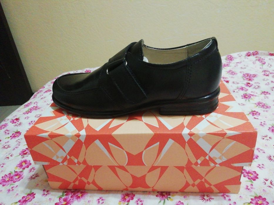 НОВЫЕ кожаные туфли UNICHEL в школу