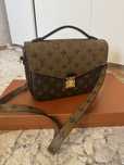 Женская сумка под бренд Loius Vuitton