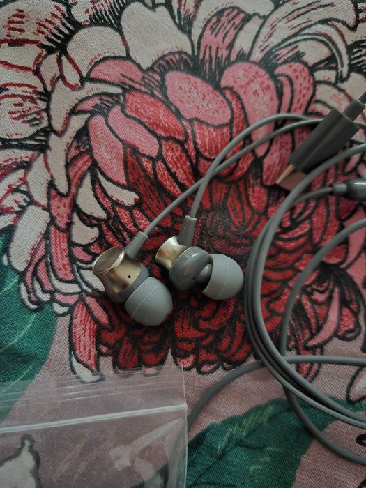 Нови Lenovo слушалки type-c