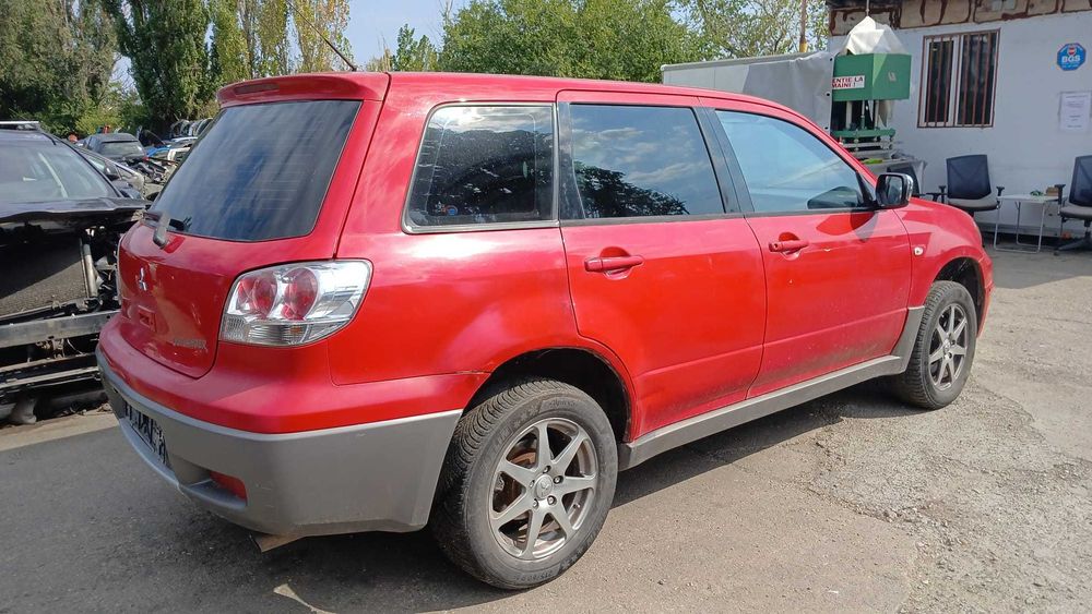 Dezmembrez Mitsubishi Outlander 2.0 Benzina Din 2005 - 4G63