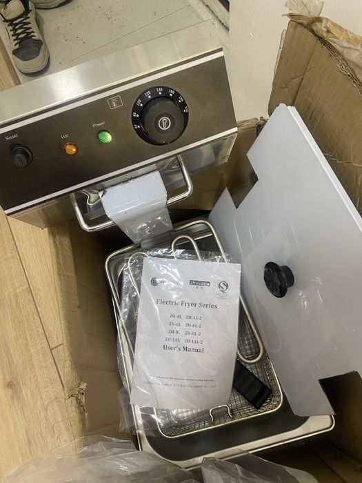 Фритюрница новая