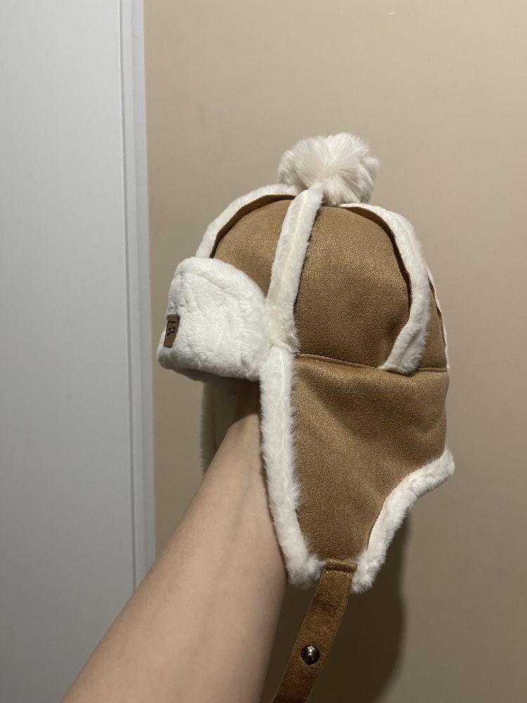 Абсолютно новые шапочки UGG