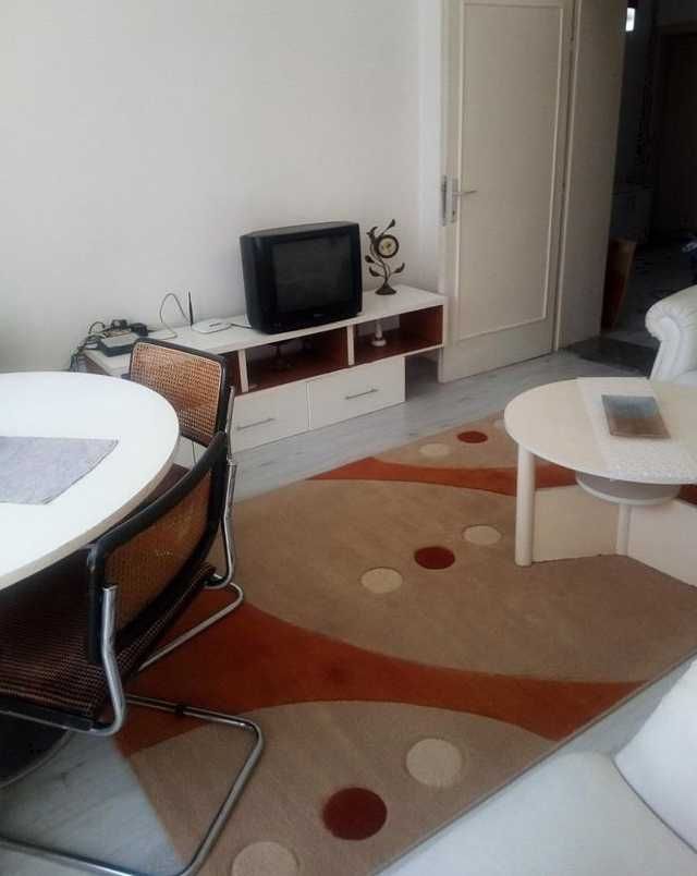 Дава се под наем Тристаен апартамент в Пловдив, Изгрев - 90 кв.м за 357 € - Снимка #1