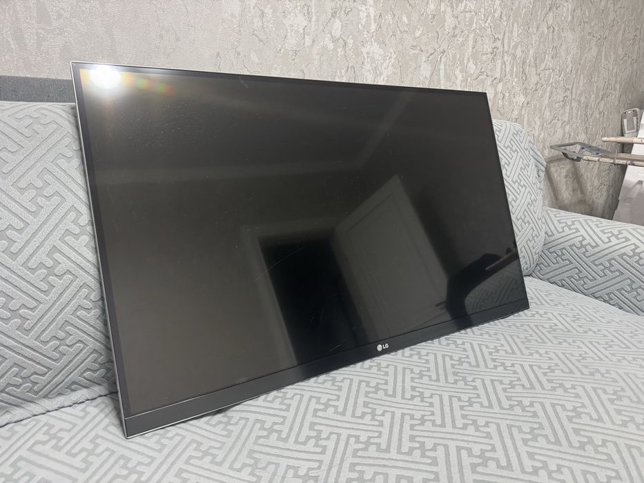 Телевизор LG модель 42LM761-ZA