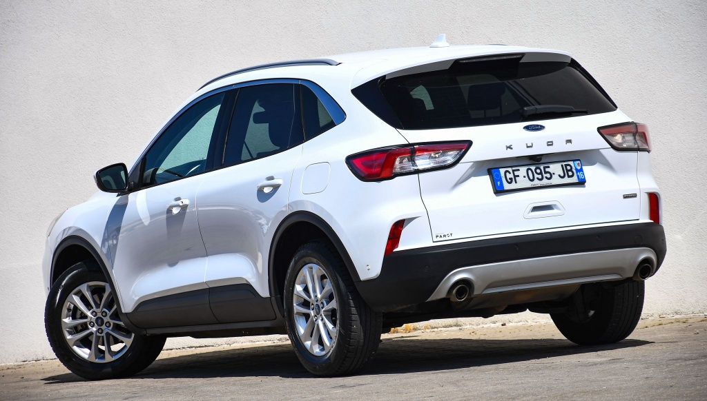 Ford / Kuga  / Titanium  / Hybryde