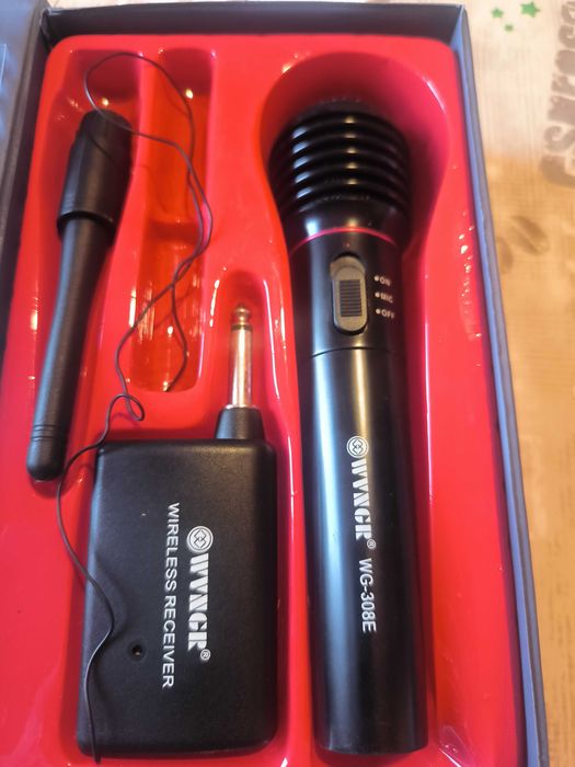 Microfon wireless ideal pentru karaoke