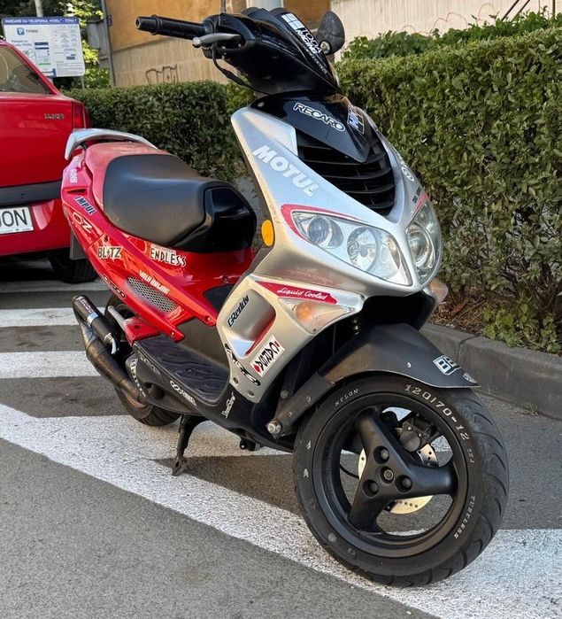 Vând scuter peugeot
