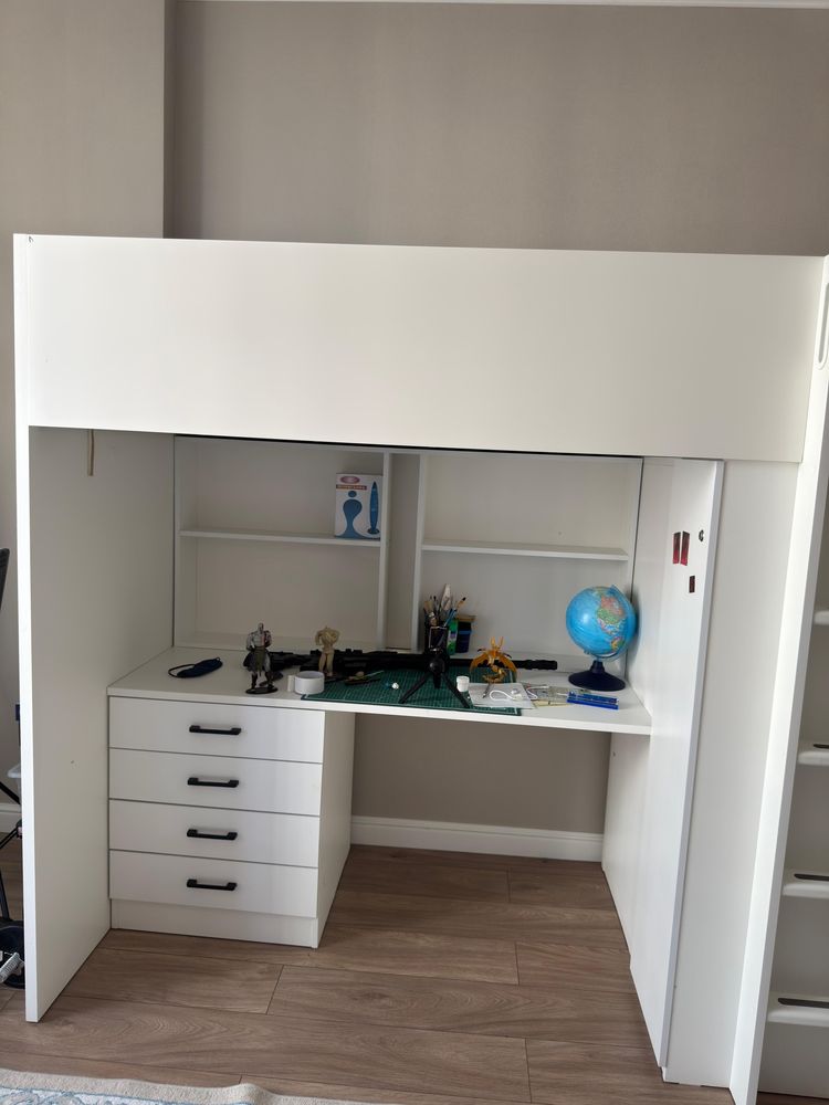Продам двухъярусную кровать IKEA