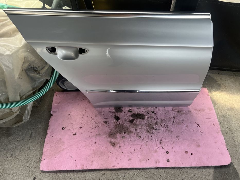 Portiera dreapta spate pt vw passat cc gri cod culoare la7w