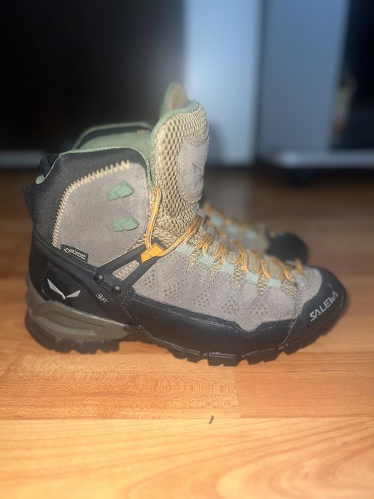 Ghete drumetie Salewa damă