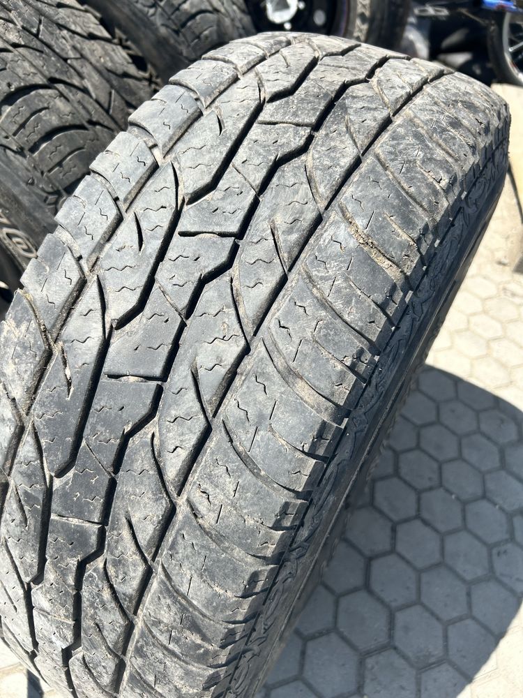 Продам комплект шин 265/70/16
