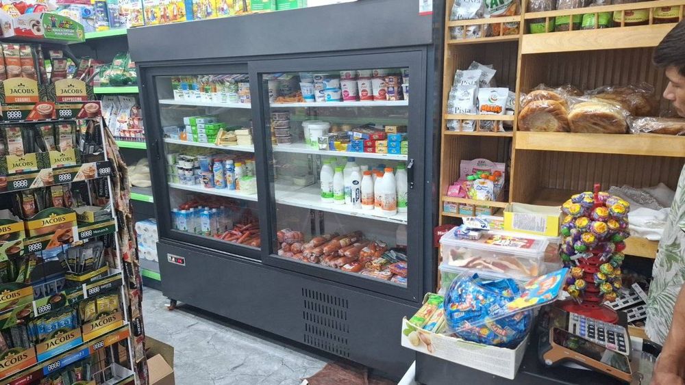 Magazin uchun muzlatkich srochna sotiladi
Azen mator

2m boyiga
2m eni