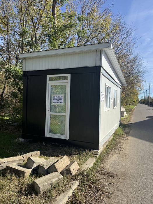 Container 6x3 m Echipat cu panouri fotovoltaice