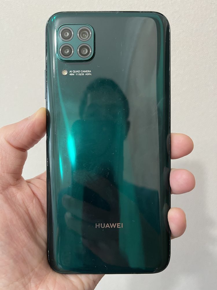 Продам Huawie P40 lite   6/128