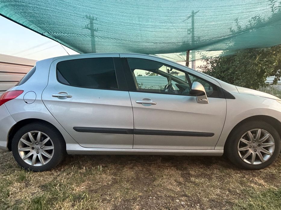 Vand sau Schimb Peugeot 308 cu altceva si ofer diferenta daca e cazul