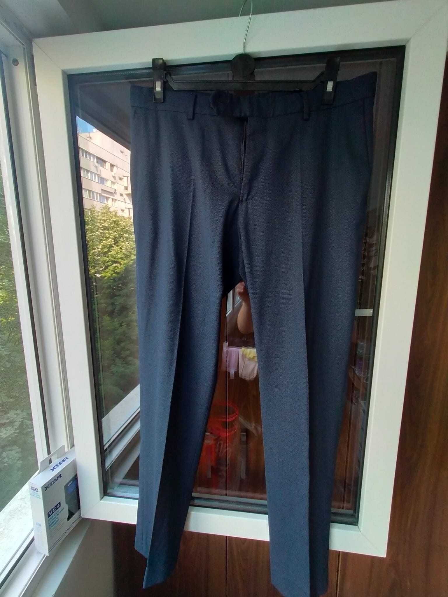 Pantaloni costum Zara