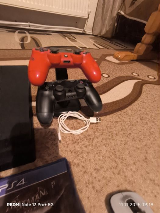 Продавам Playstation 4pro 1TB