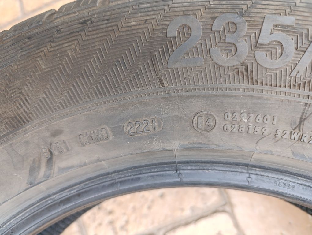 Зимни гуми GISLAVED 235/65/17 dot 2021
