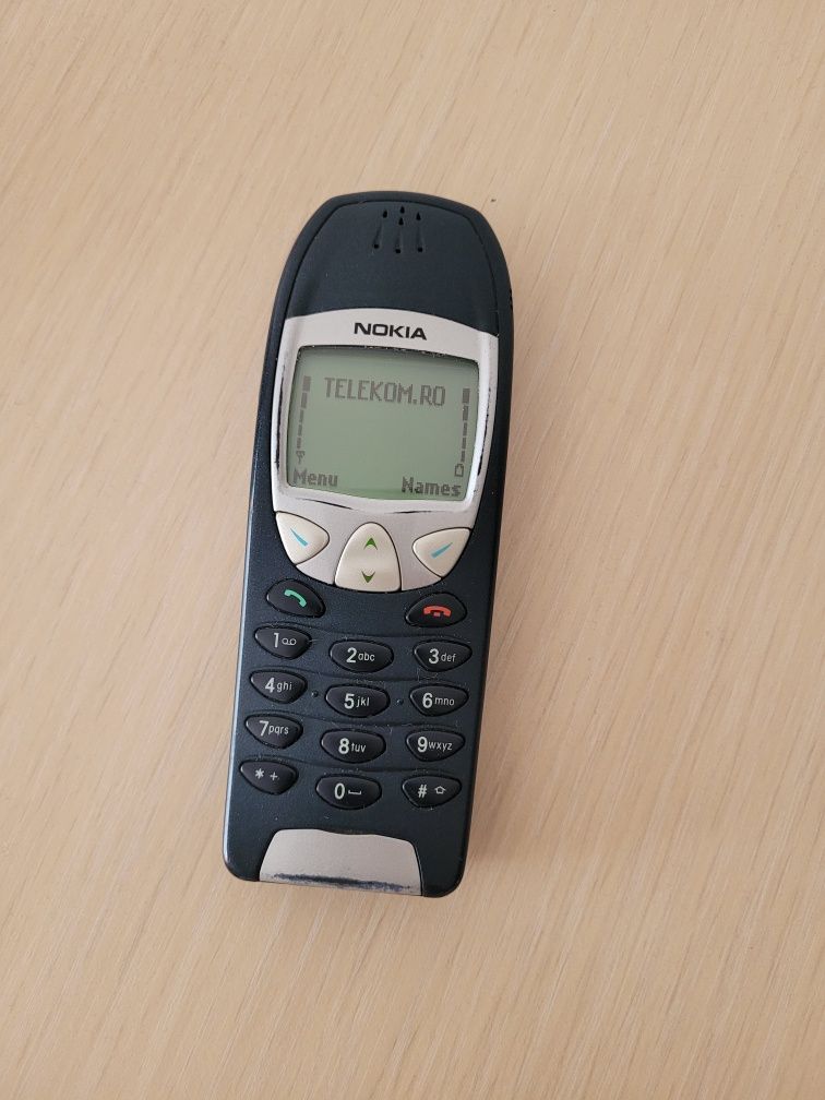 Nokia 6210 telefon de colectie funcțional